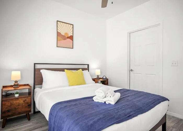 Cozysuites Modern Urban In Historic Apartment