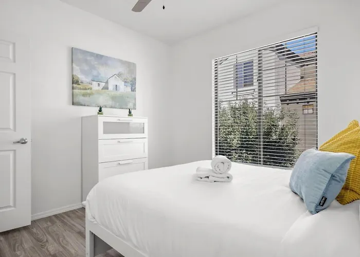 Cozysuites Modern Urban In Historic Glendale